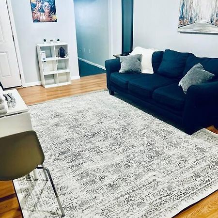 Entire 2-Bed Private Apt - Ewr/Nyc/Outlet Mall Newark Dış mekan fotoğraf