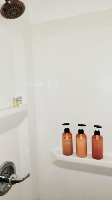 Entire 2-Bed Private Apt - Ewr/Nyc/Outlet Mall Newark Dış mekan fotoğraf