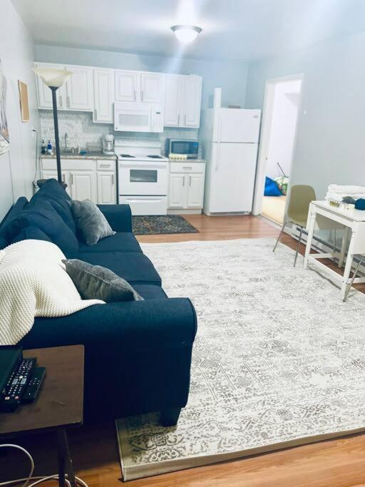 Entire 2-Bed Private Apt - Ewr/Nyc/Outlet Mall Newark Dış mekan fotoğraf
